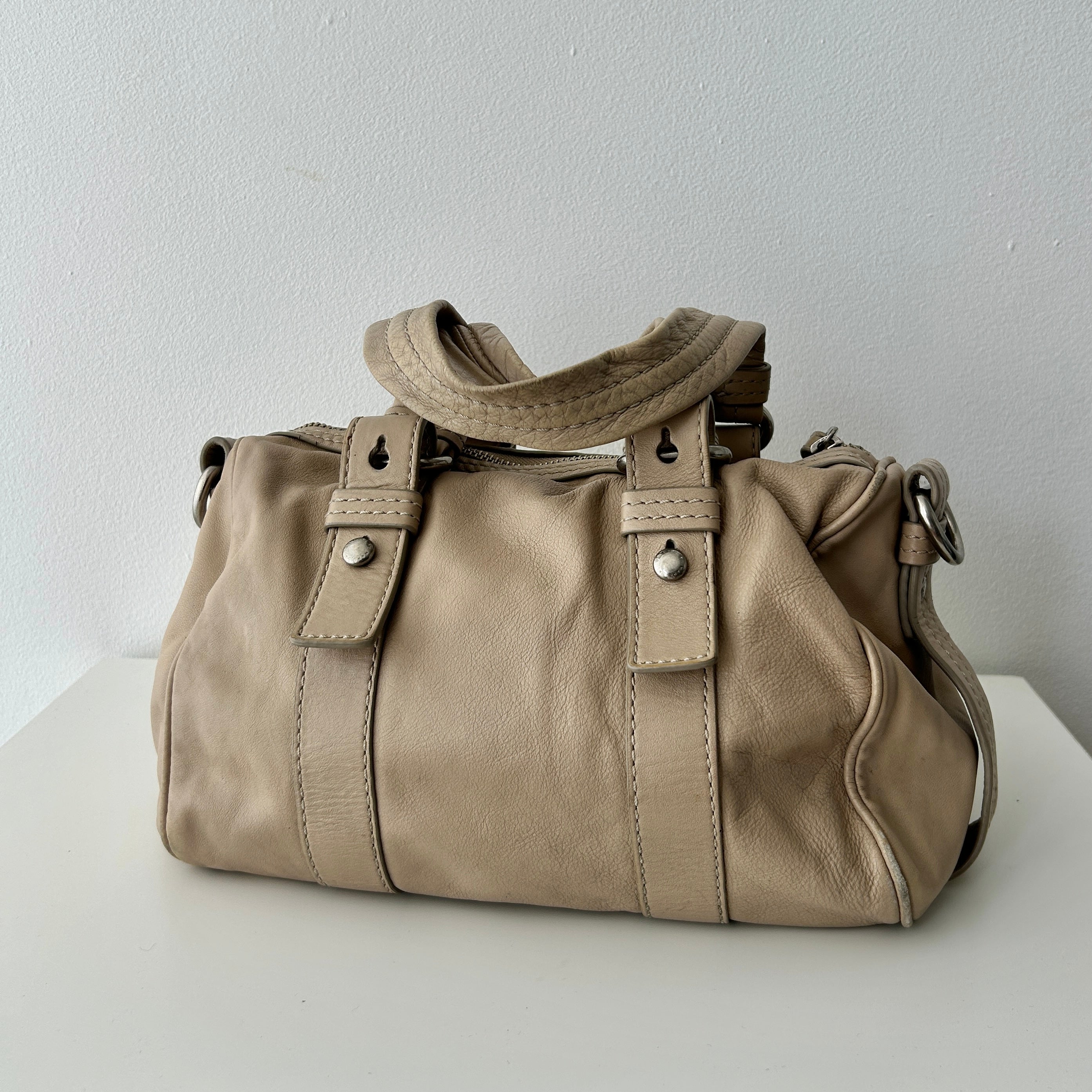 2000s beige Marc Jacobs shoulder bag