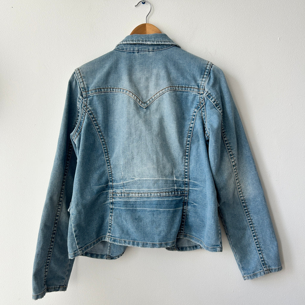 2000's denim jacket with pin by silver jeans
