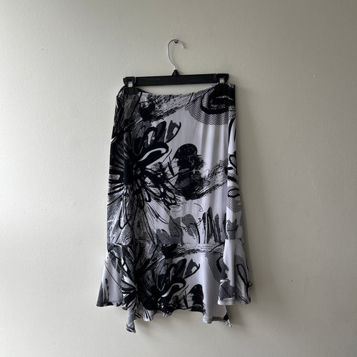 2000s Floral print midi skirt by M.I.K.O
