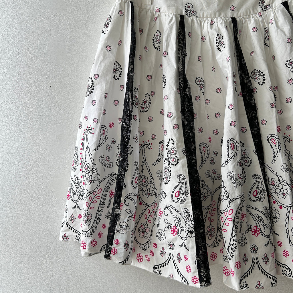 2000s lace trim pleated skirt by Thomo city