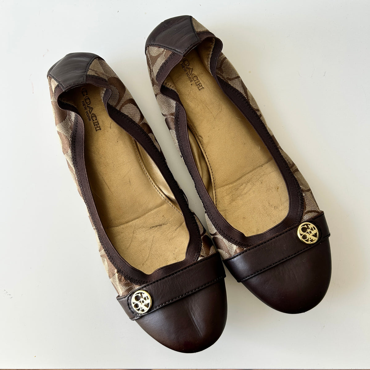 2000s coach ballet flats