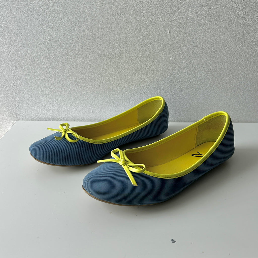 2000s blue and neon yellow ballet flats