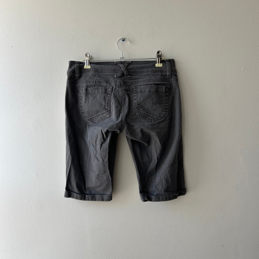 Y2K grey capris by terra nova
