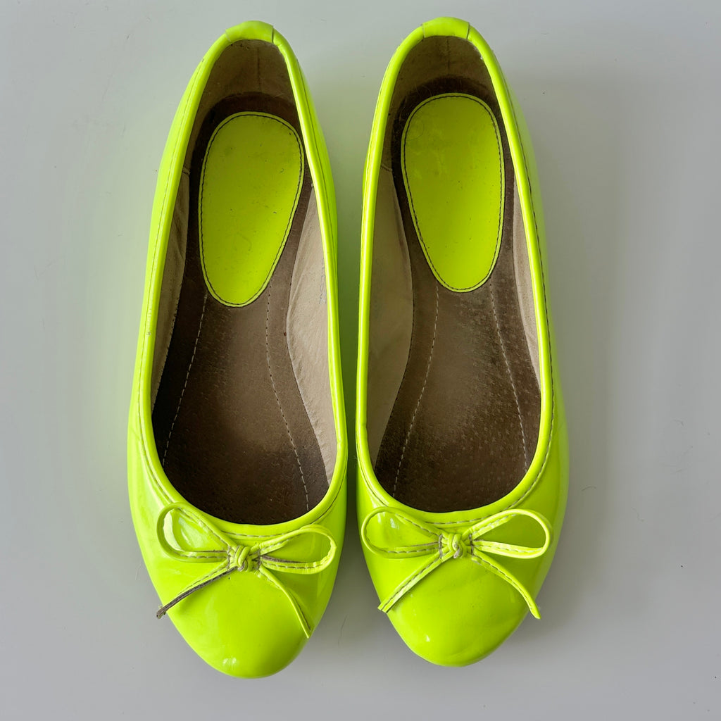 2000s neon yellow ballet flats