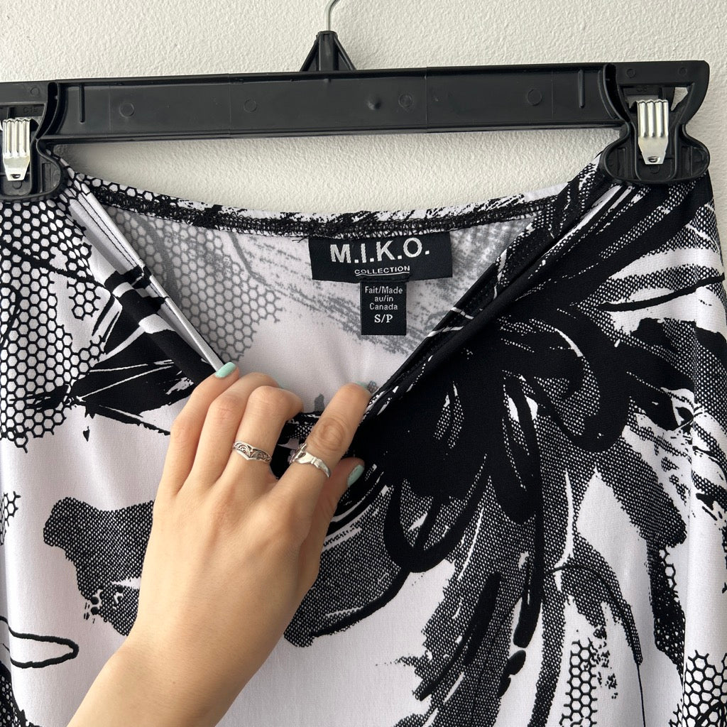 2000s Floral print midi skirt by M.I.K.O