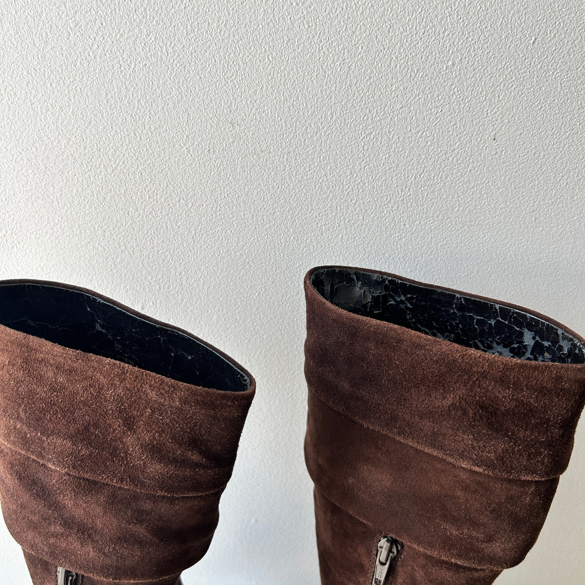 2000s suede wedge boots