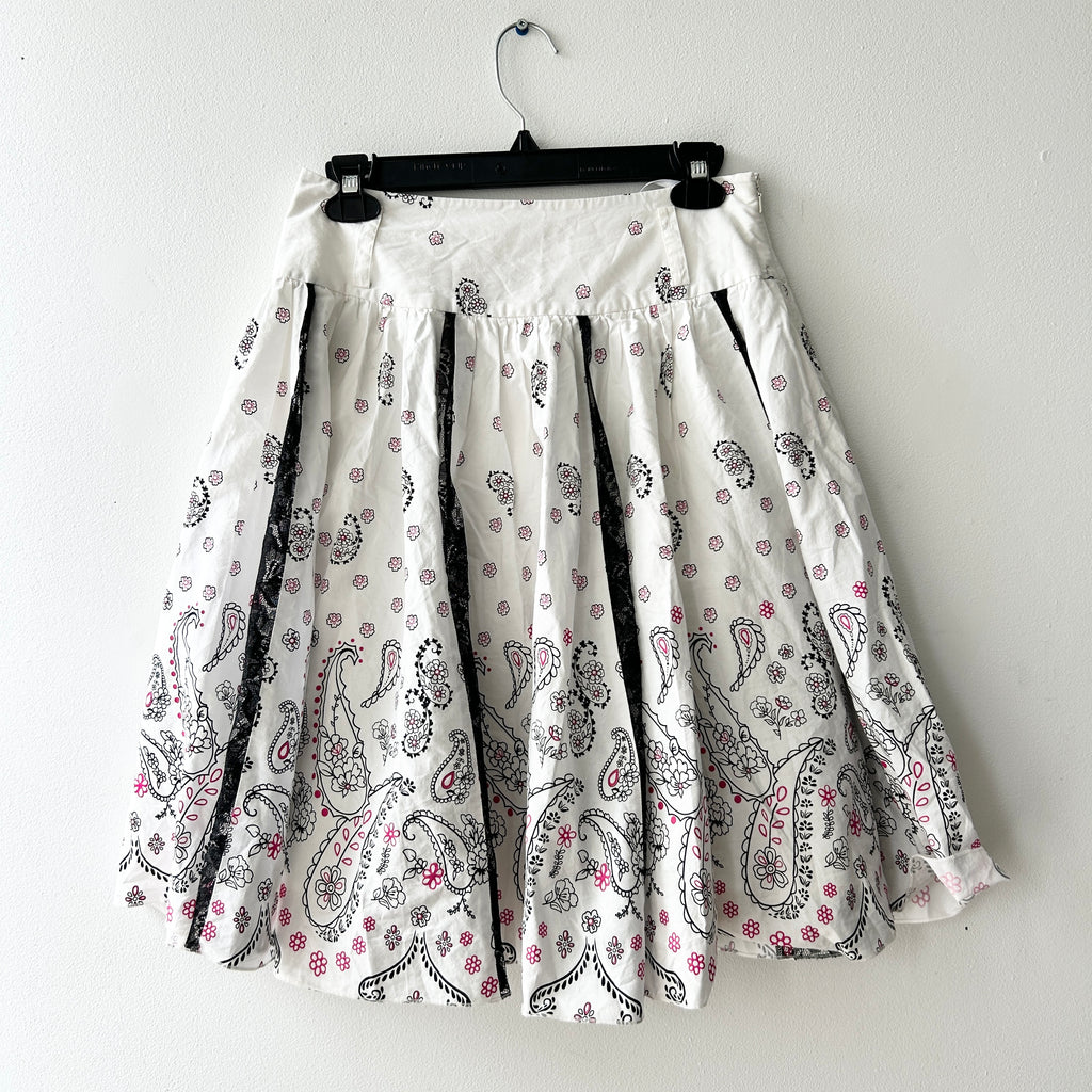 2000s lace trim pleated skirt by Thomo city