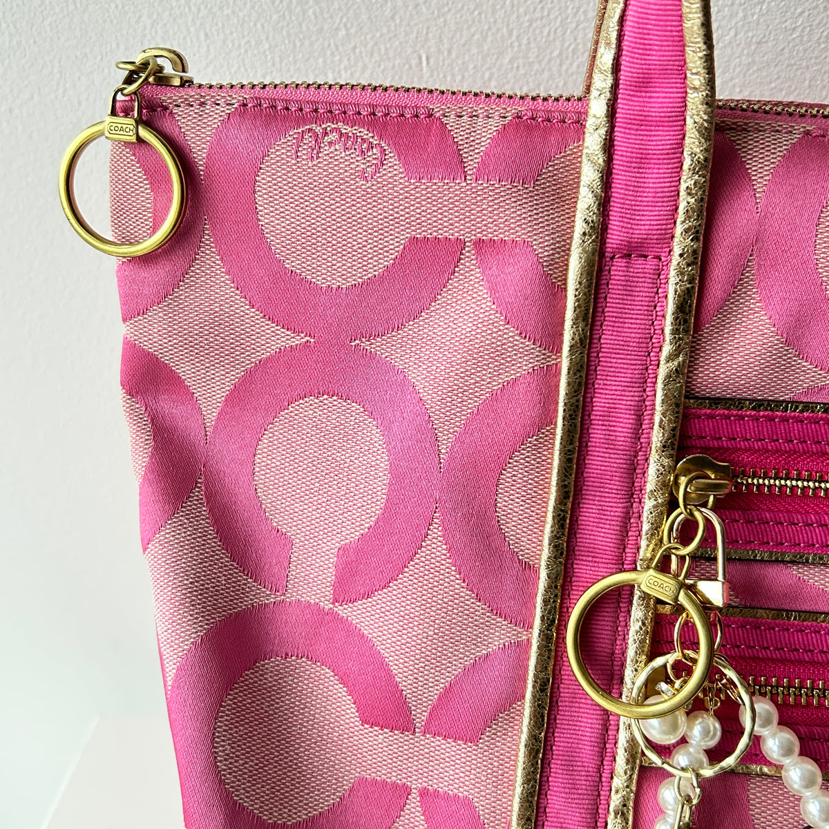 2000s coach op-art poppy glam tote in pink