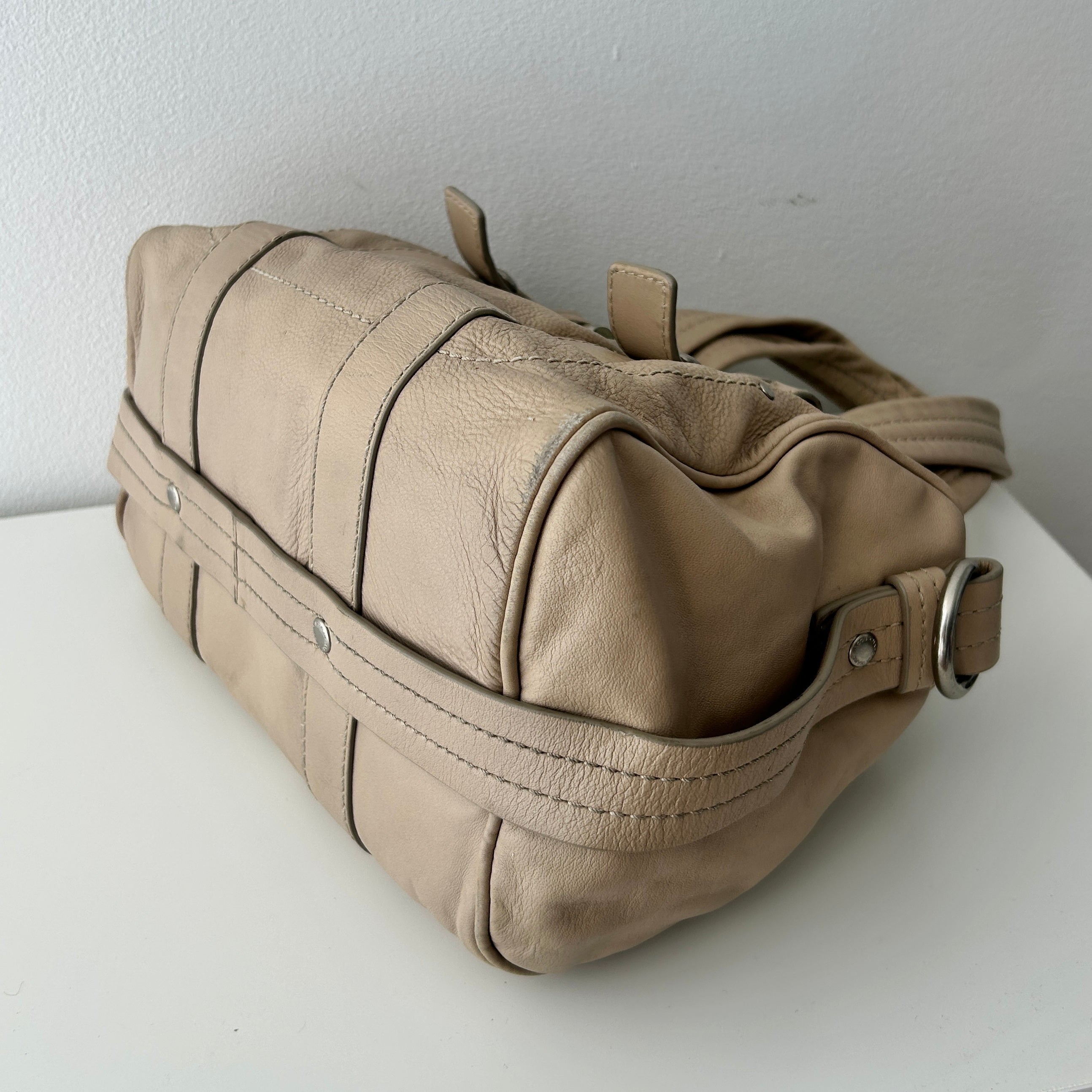 2000s beige Marc Jacobs shoulder bag