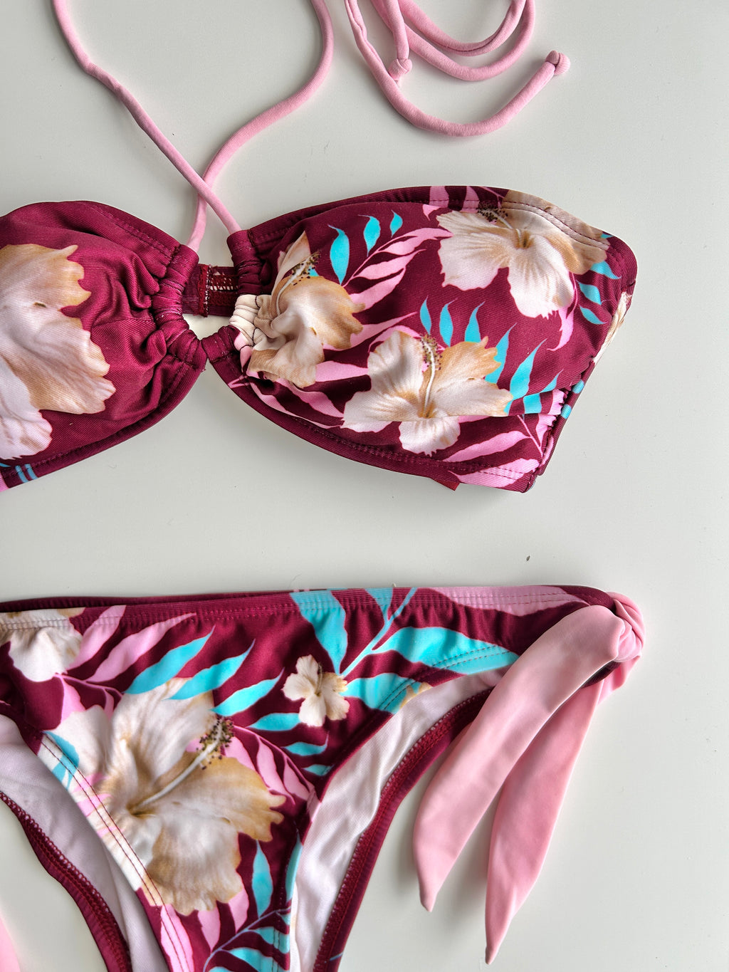 Y2K hibiscus print bikini set vintage Guess