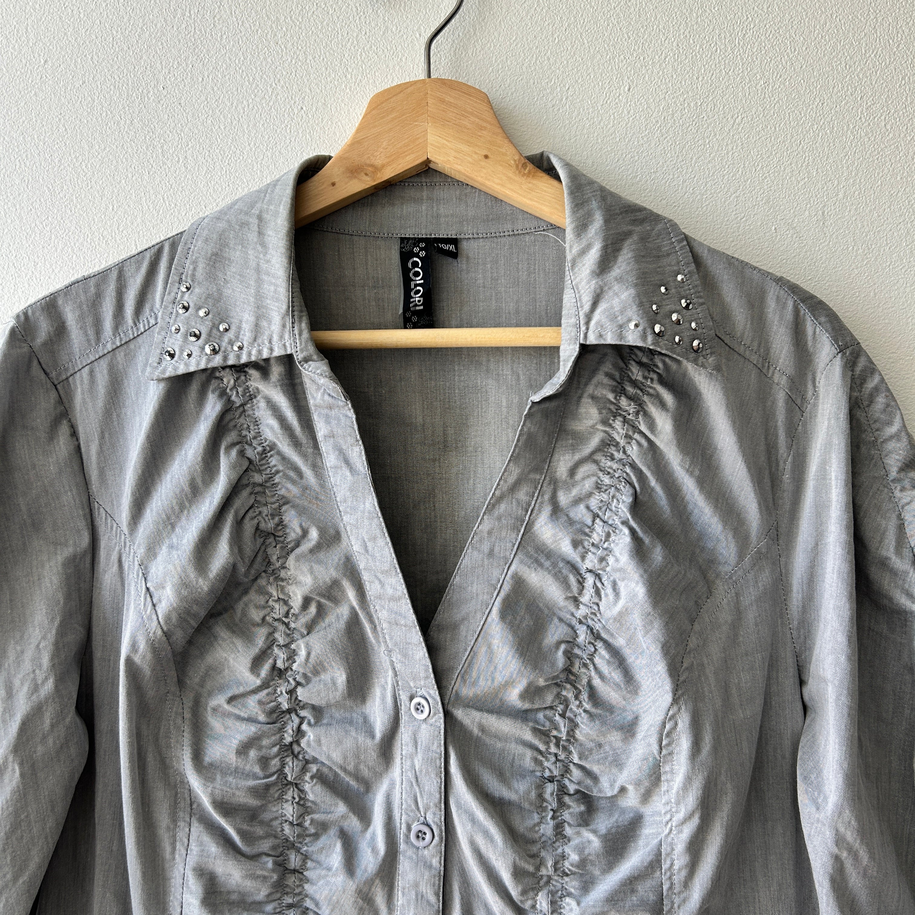 Y2K button up blouse with ruching by Colori