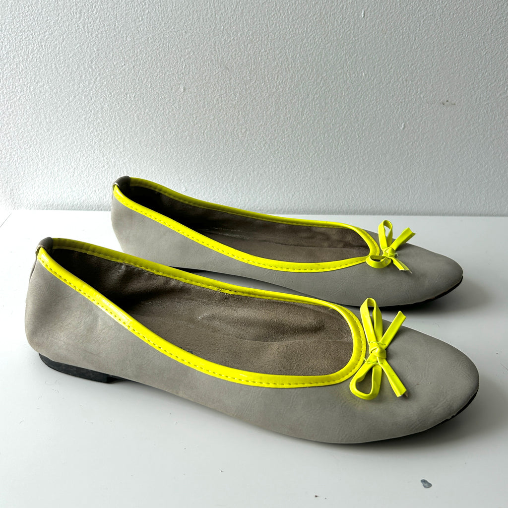 2000s grey and neon yellow ballet flats