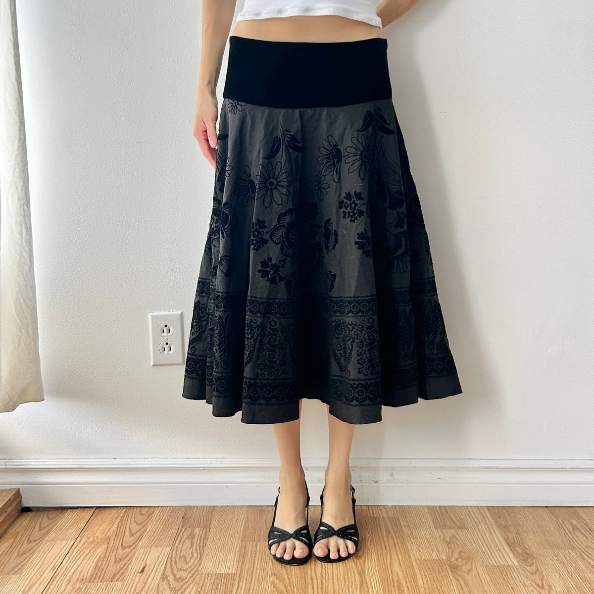 90s silk applique skirt by le chateau