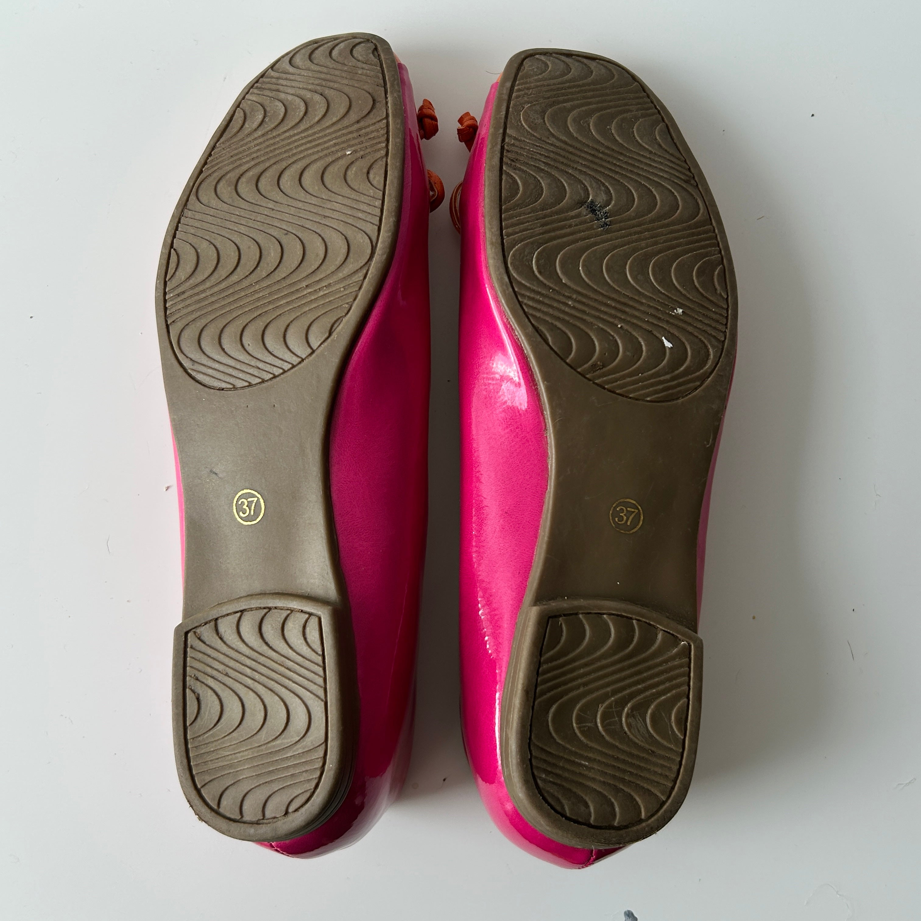 2000s pink and orange ballet flats