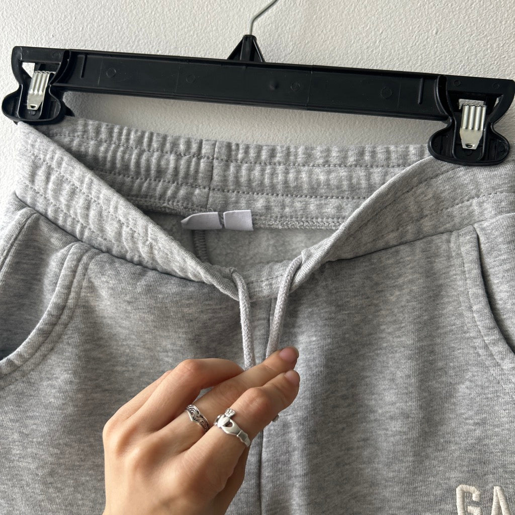 Y2K capri sweats by gap