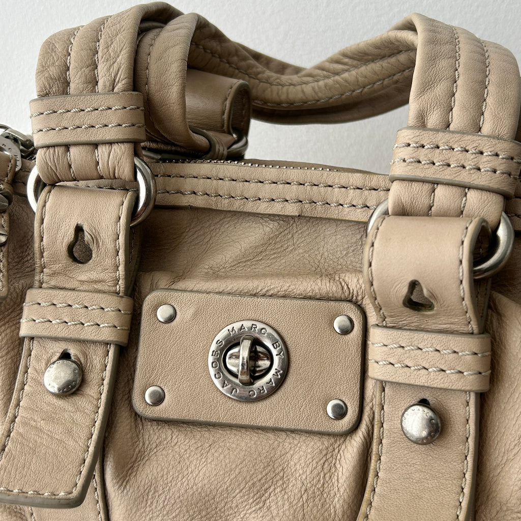 2000s beige Marc Jacobs shoulder bag