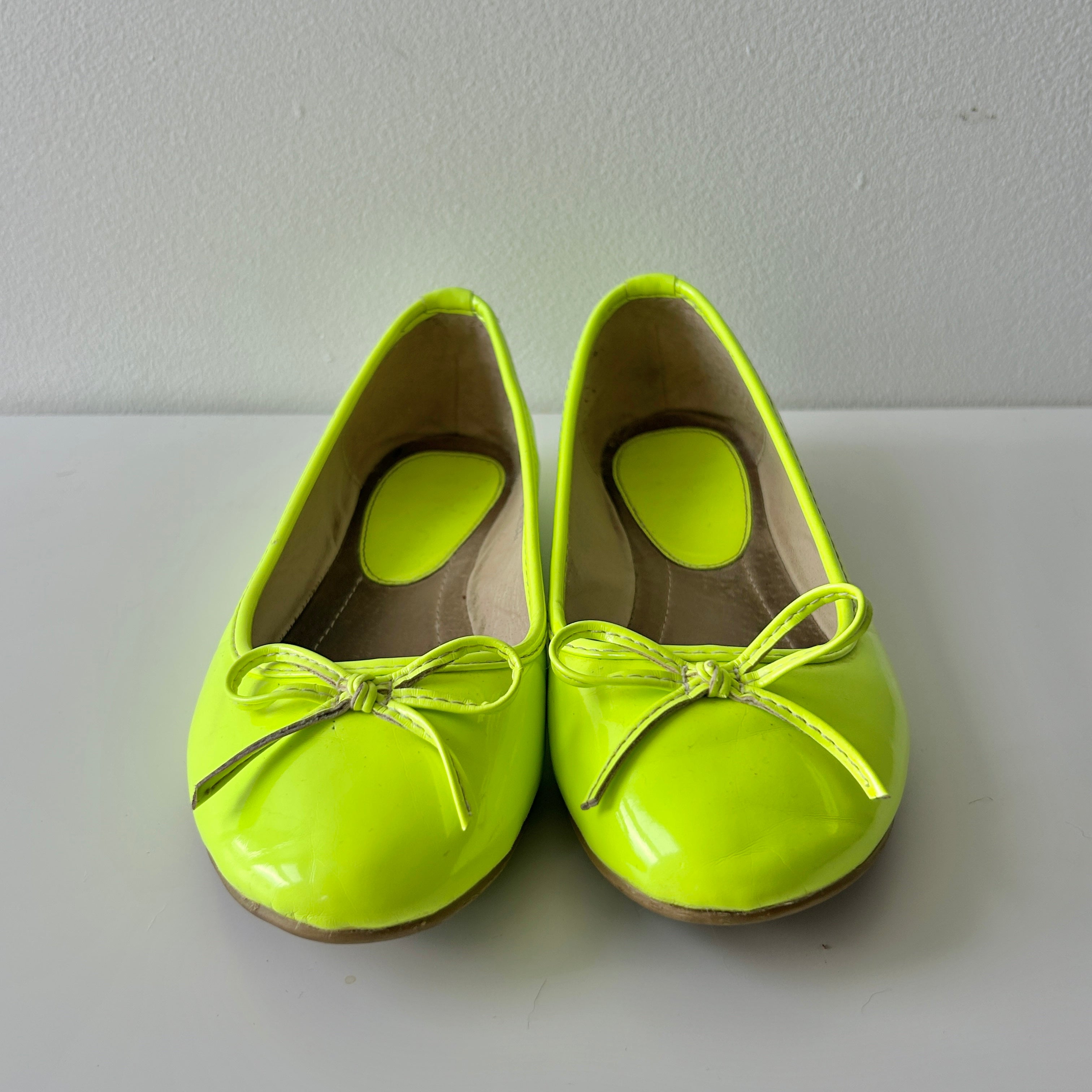 2000s neon yellow ballet flats