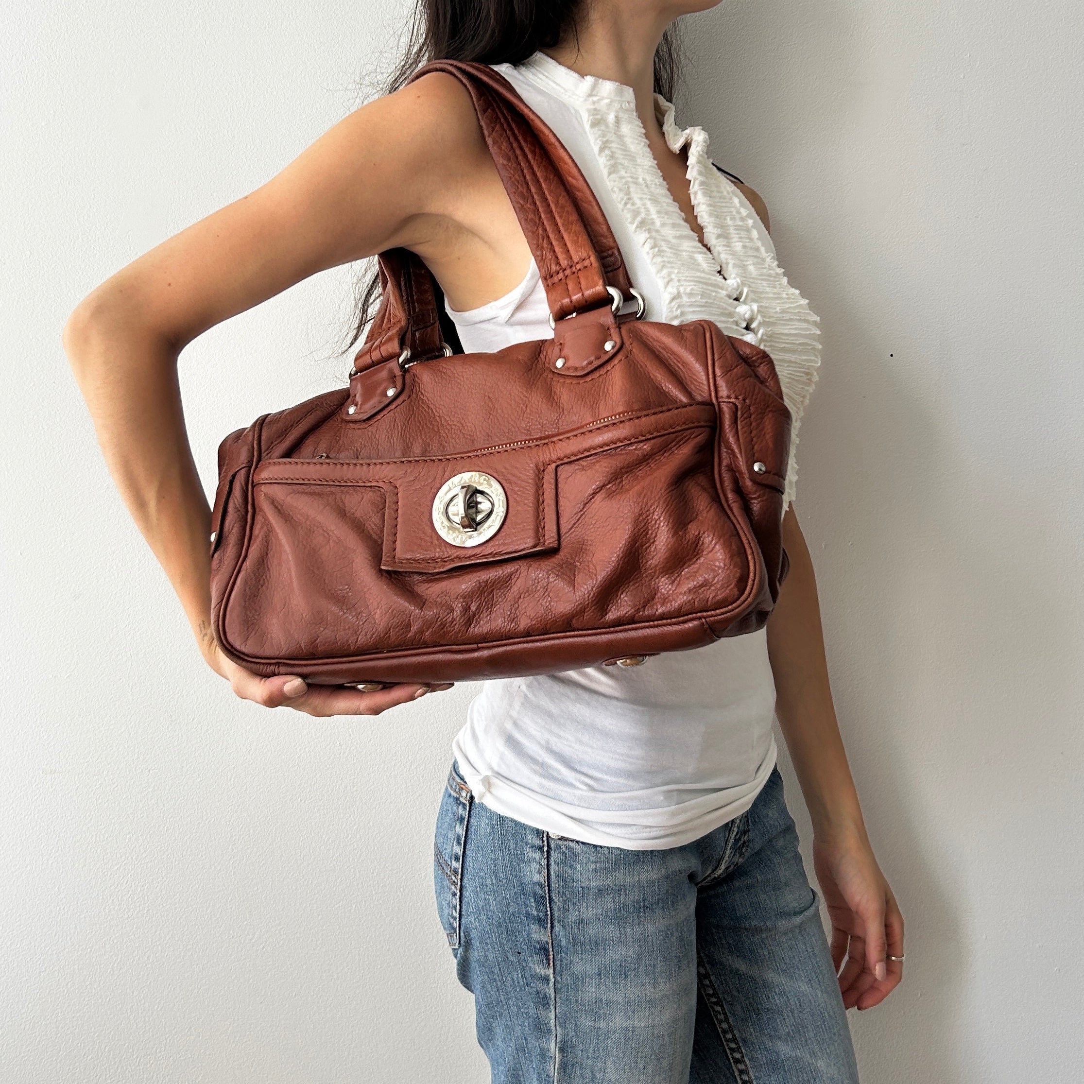 2000s brown leather shoulder bag by Marc Jacobs