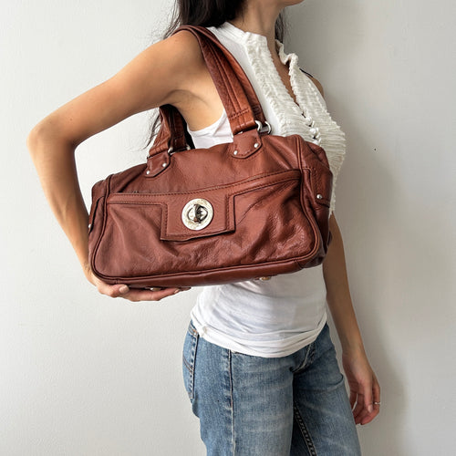 2000s brown leather shoulder bag by Marc Jacobs