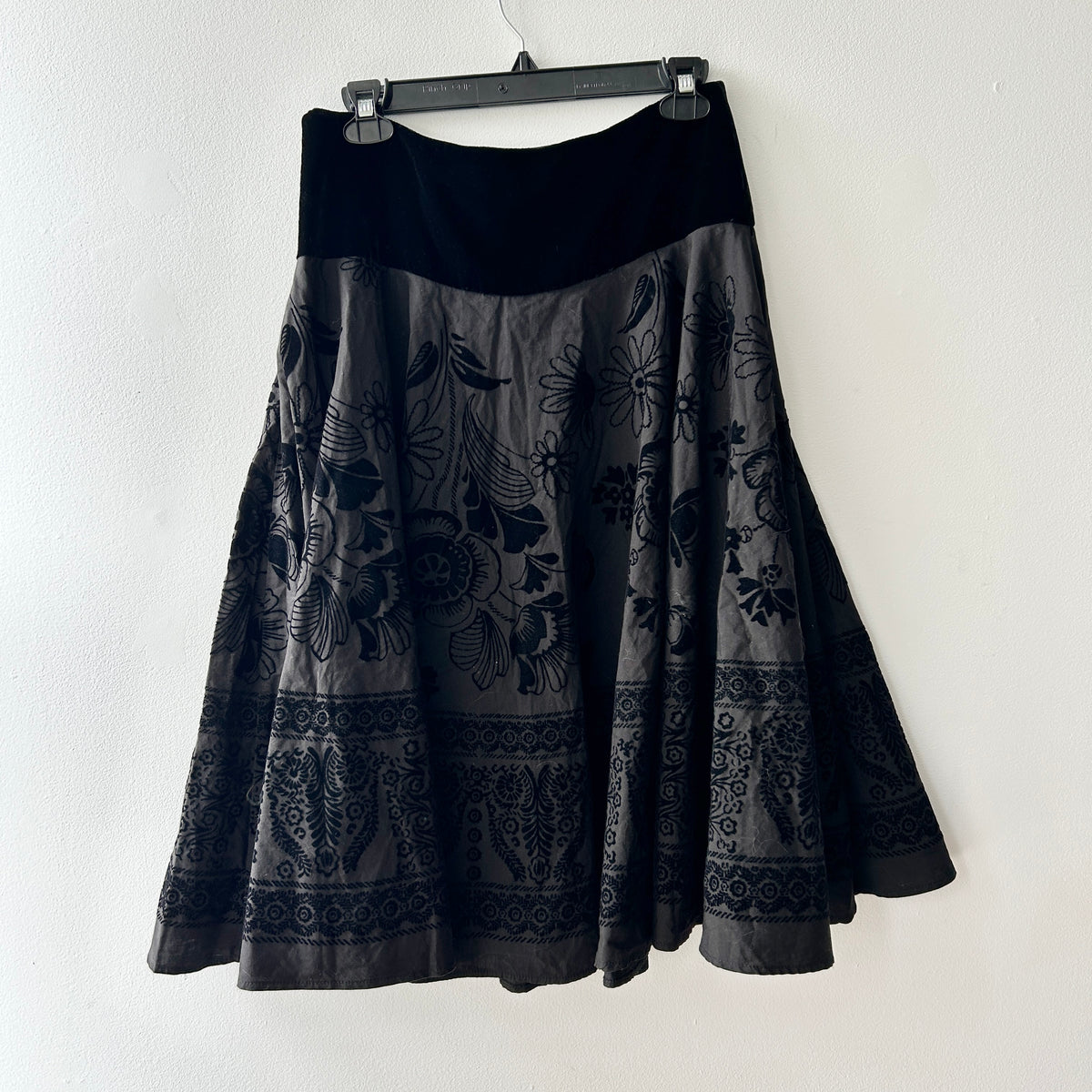 90s silk applique skirt by le chateau