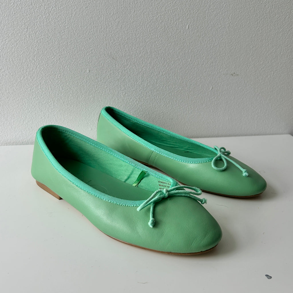 2000s mint green leather ballet flats