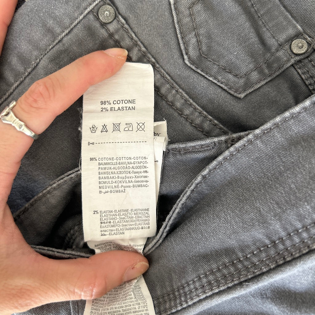 Y2K grey capris by terra nova