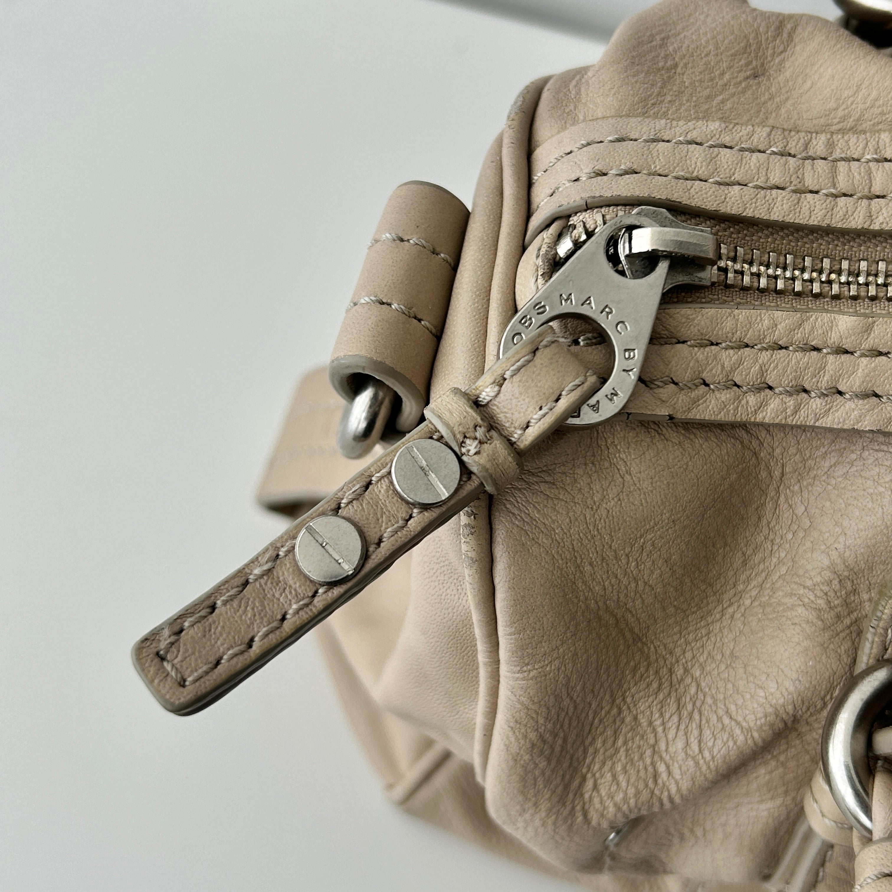 2000s beige Marc Jacobs shoulder bag
