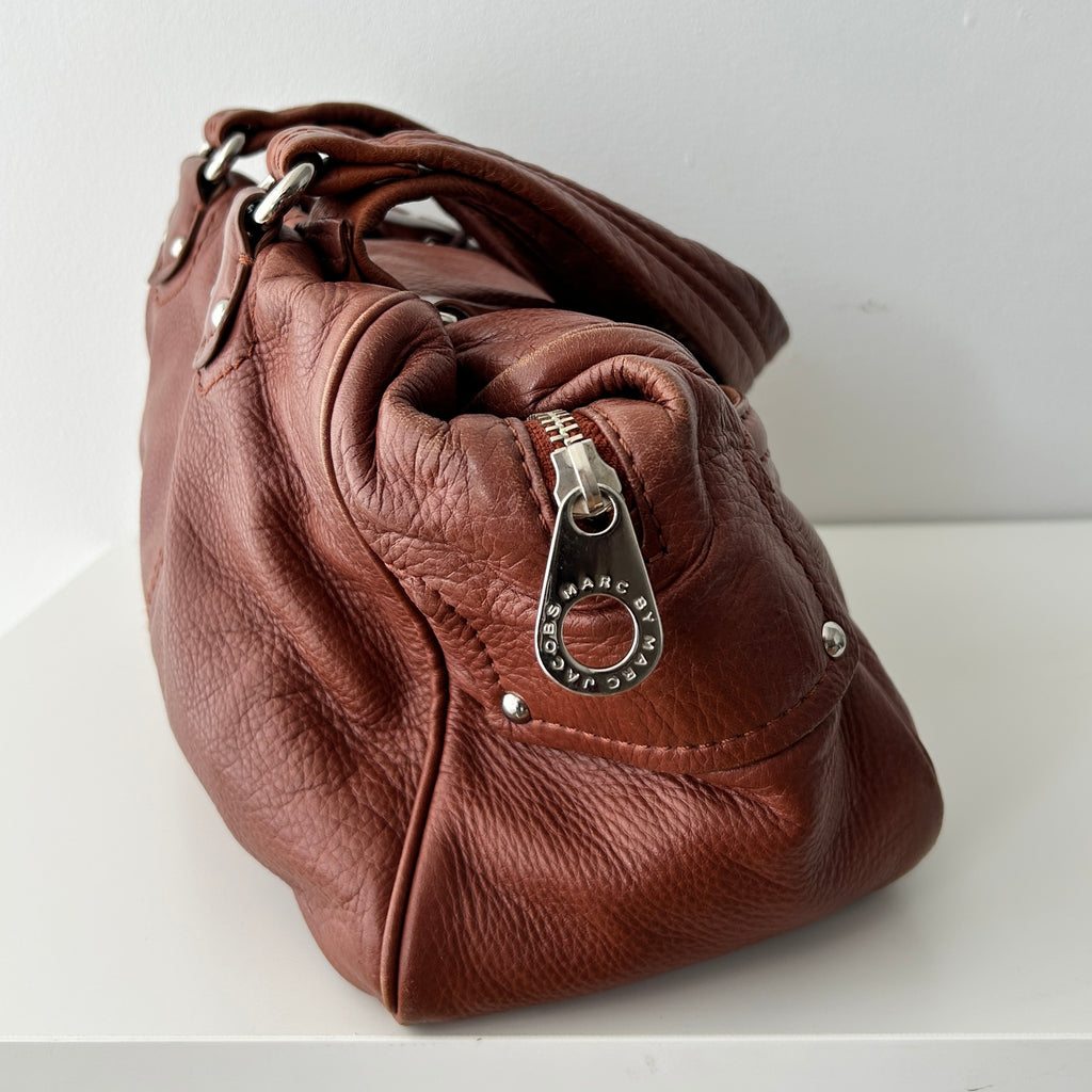 2000s brown leather shoulder bag by Marc Jacobs