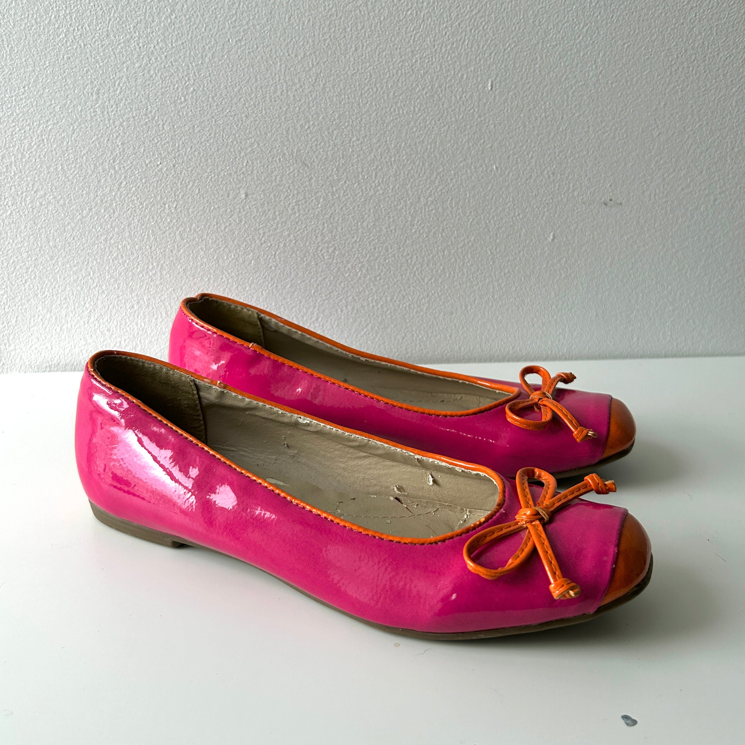 2000s pink and orange ballet flats