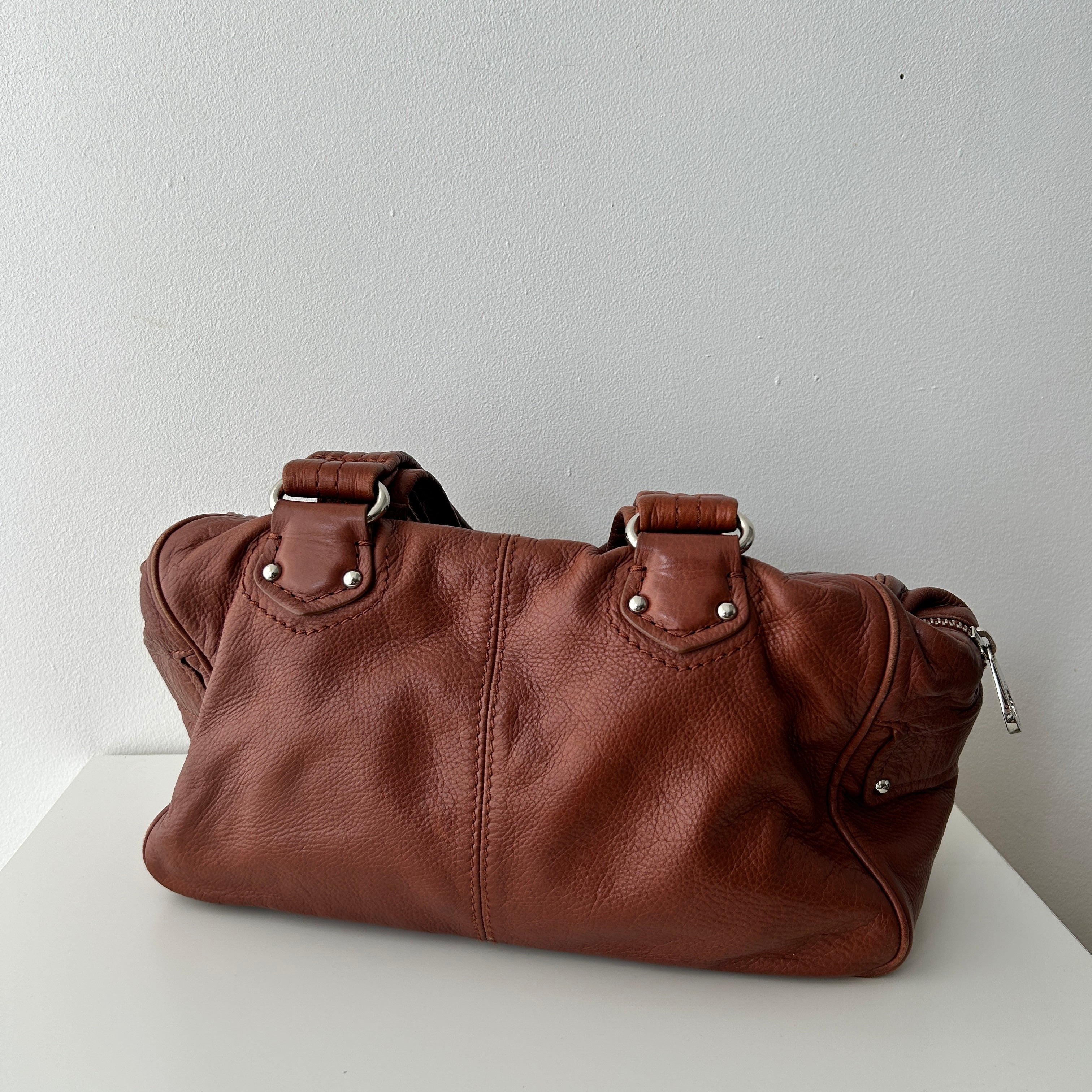 2000s brown leather shoulder bag by Marc Jacobs