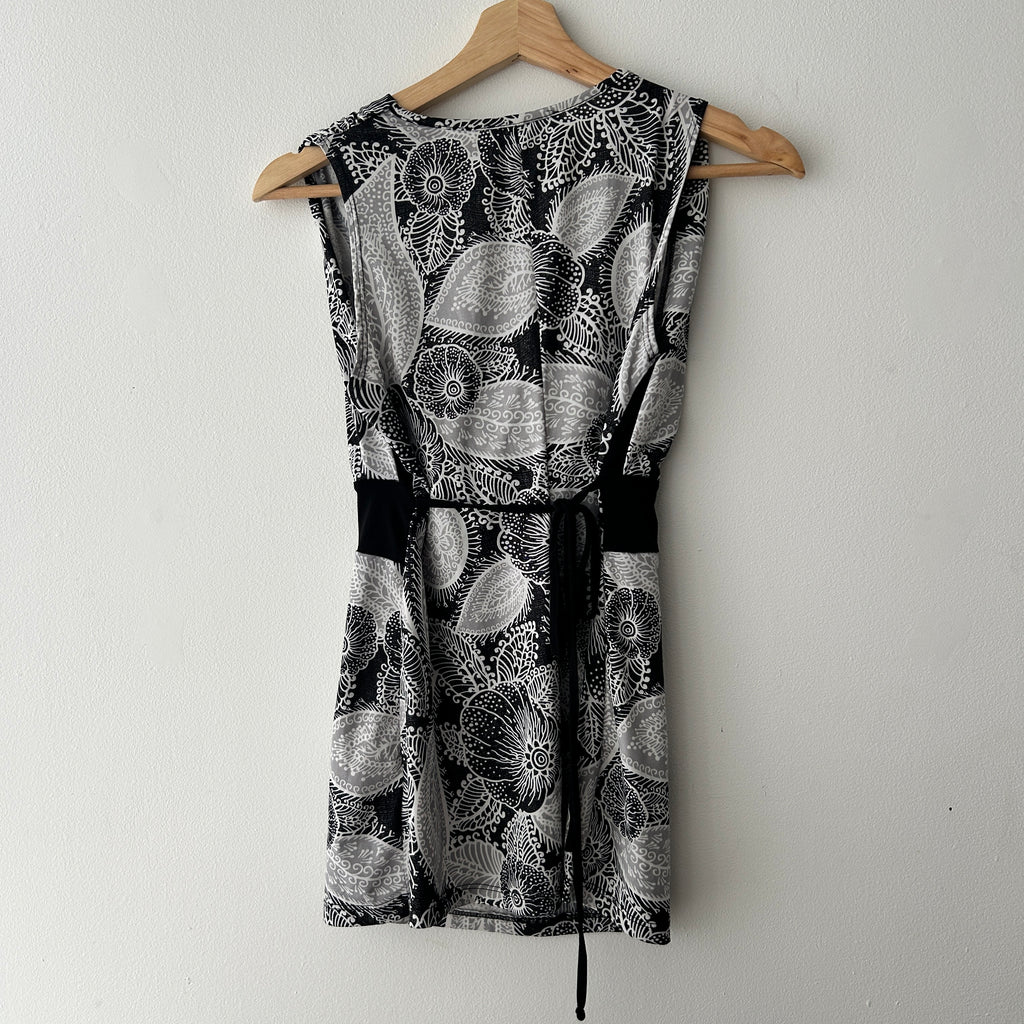 Y2K Sleeveless Top with Belt & Waist Tie